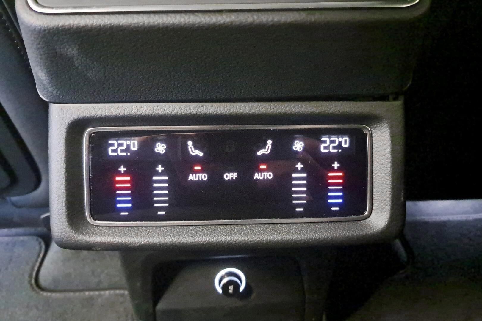 AUDI E-TRON iso kuva 7