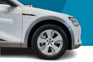 AUDI E-TRON esikatselu 11