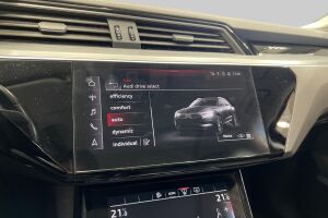AUDI E-TRON esikatselu 16