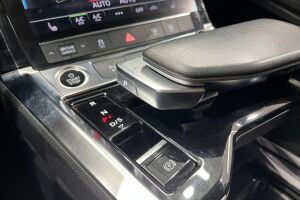 AUDI E-TRON esikatselu 21