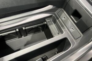 AUDI E-TRON esikatselu 22