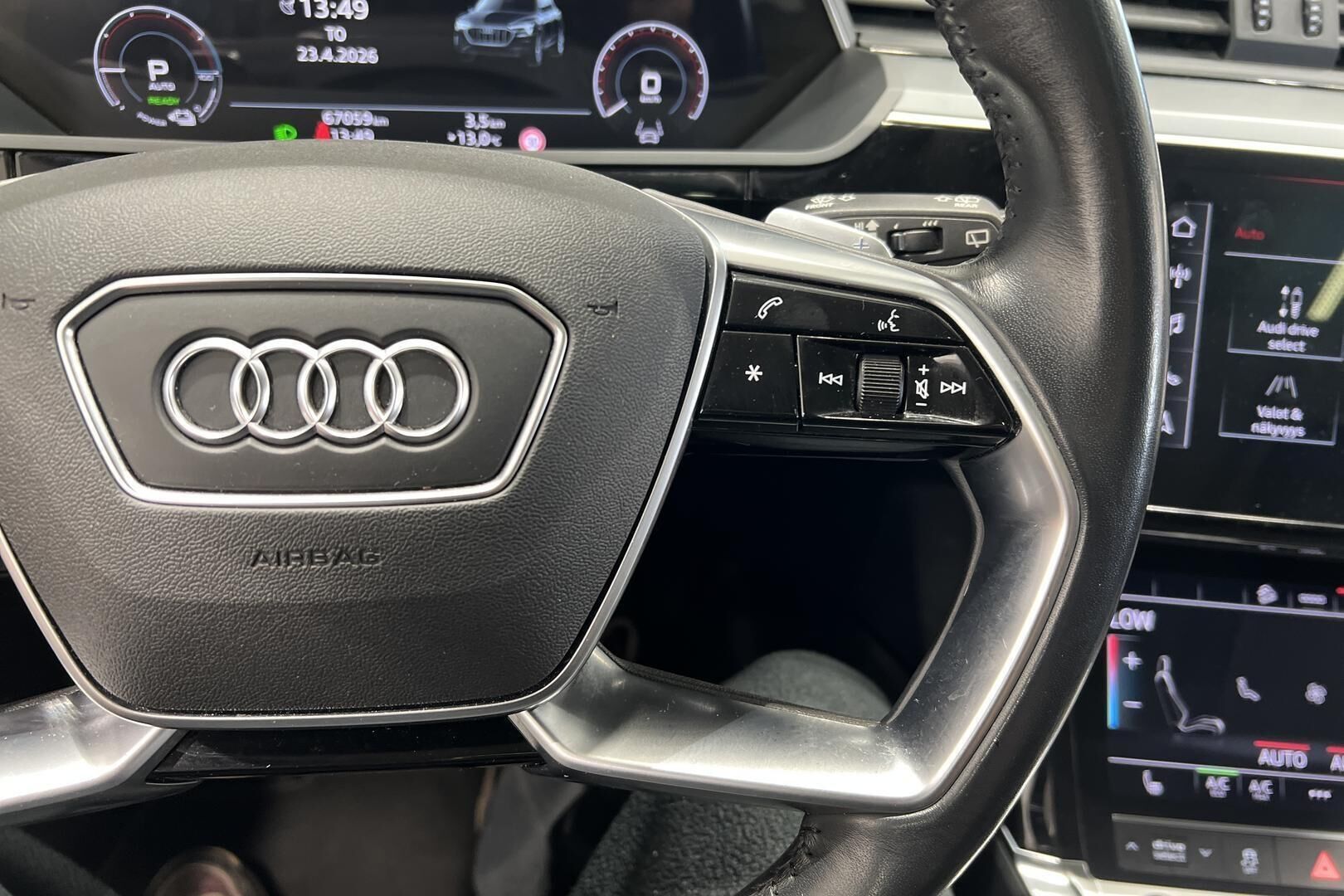 AUDI E-TRON iso kuva 25
