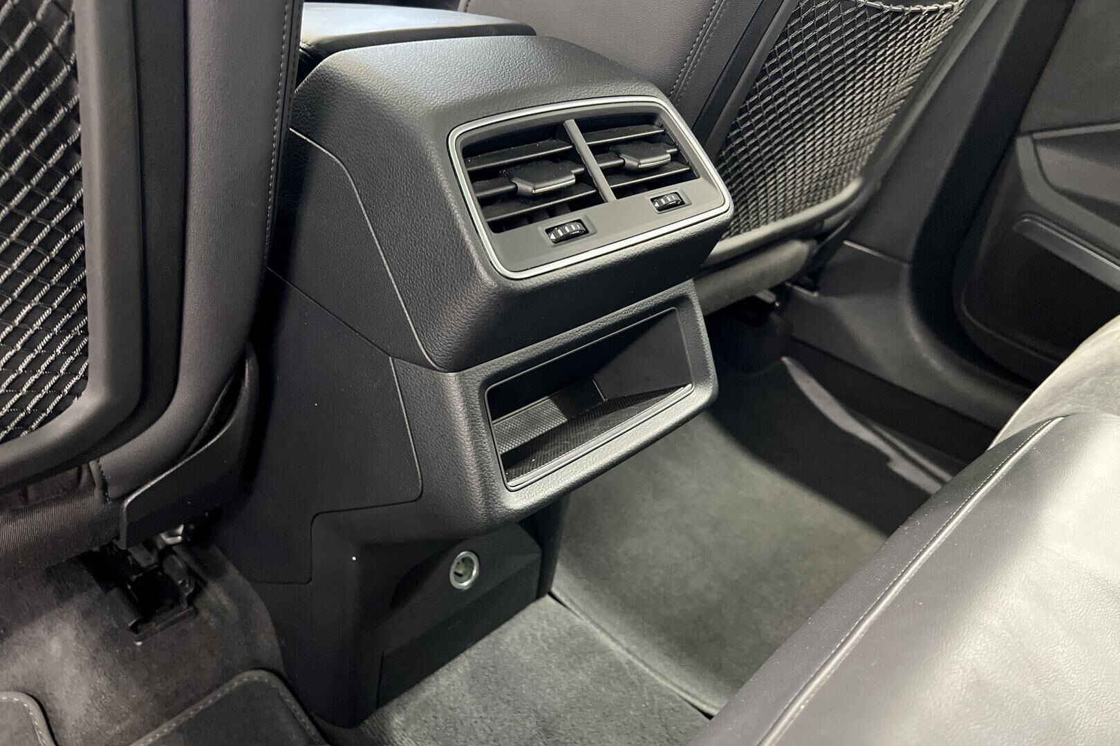 AUDI E-TRON iso kuva 30