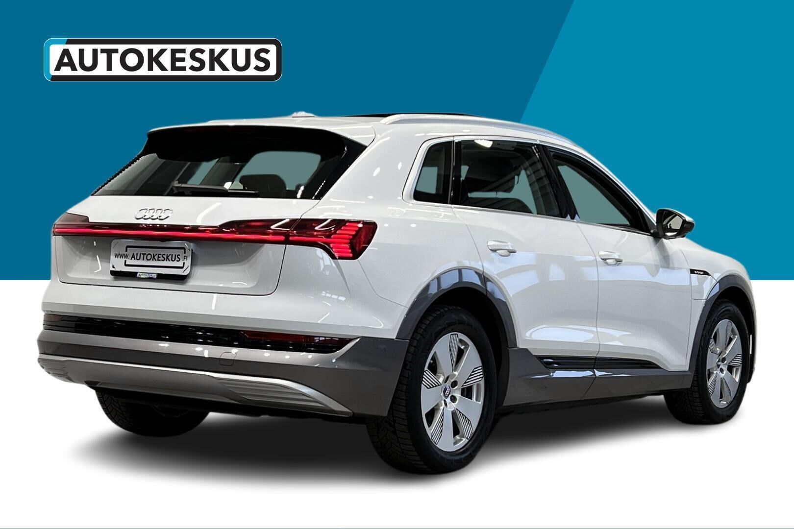 AUDI E-TRON iso kuva 3