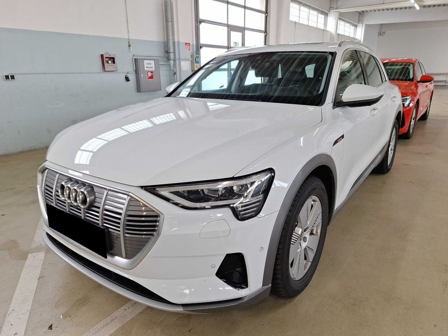 AUDI E-TRON iso kuva 0