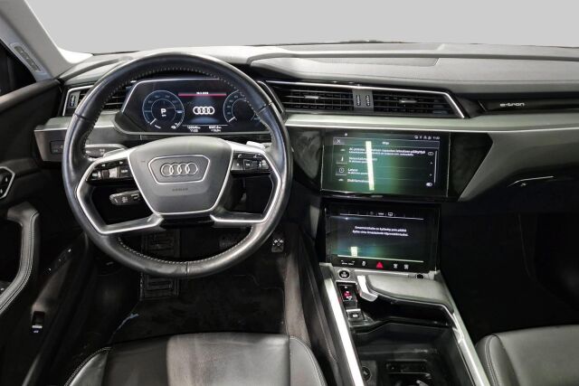 AUDI E-TRON