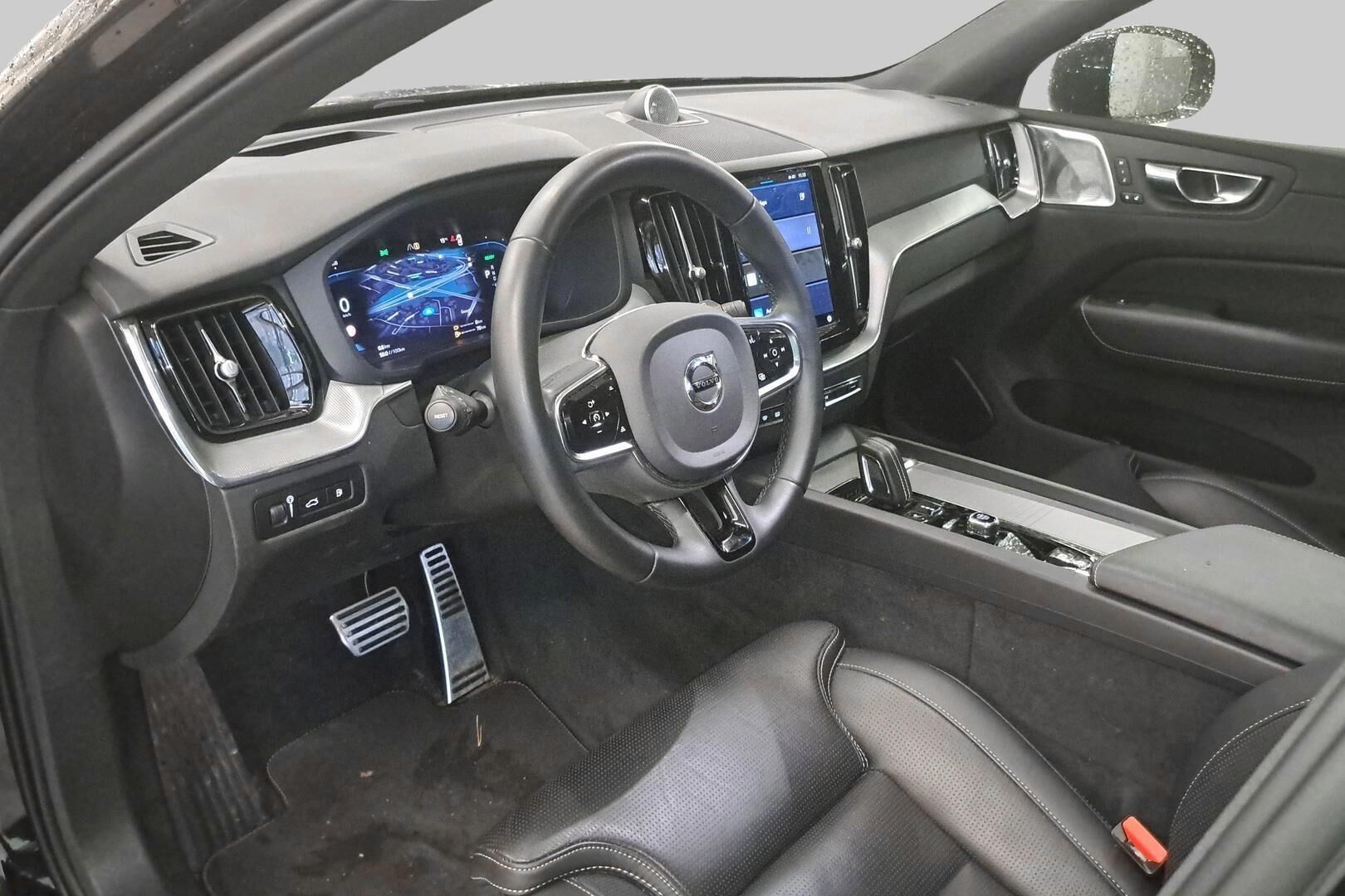 VOLVO XC60 iso kuva 2