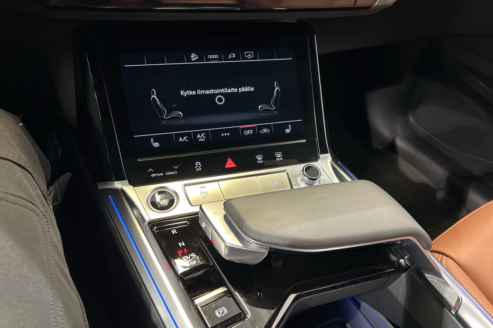 AUDI Q8 e-tron iso kuva 17