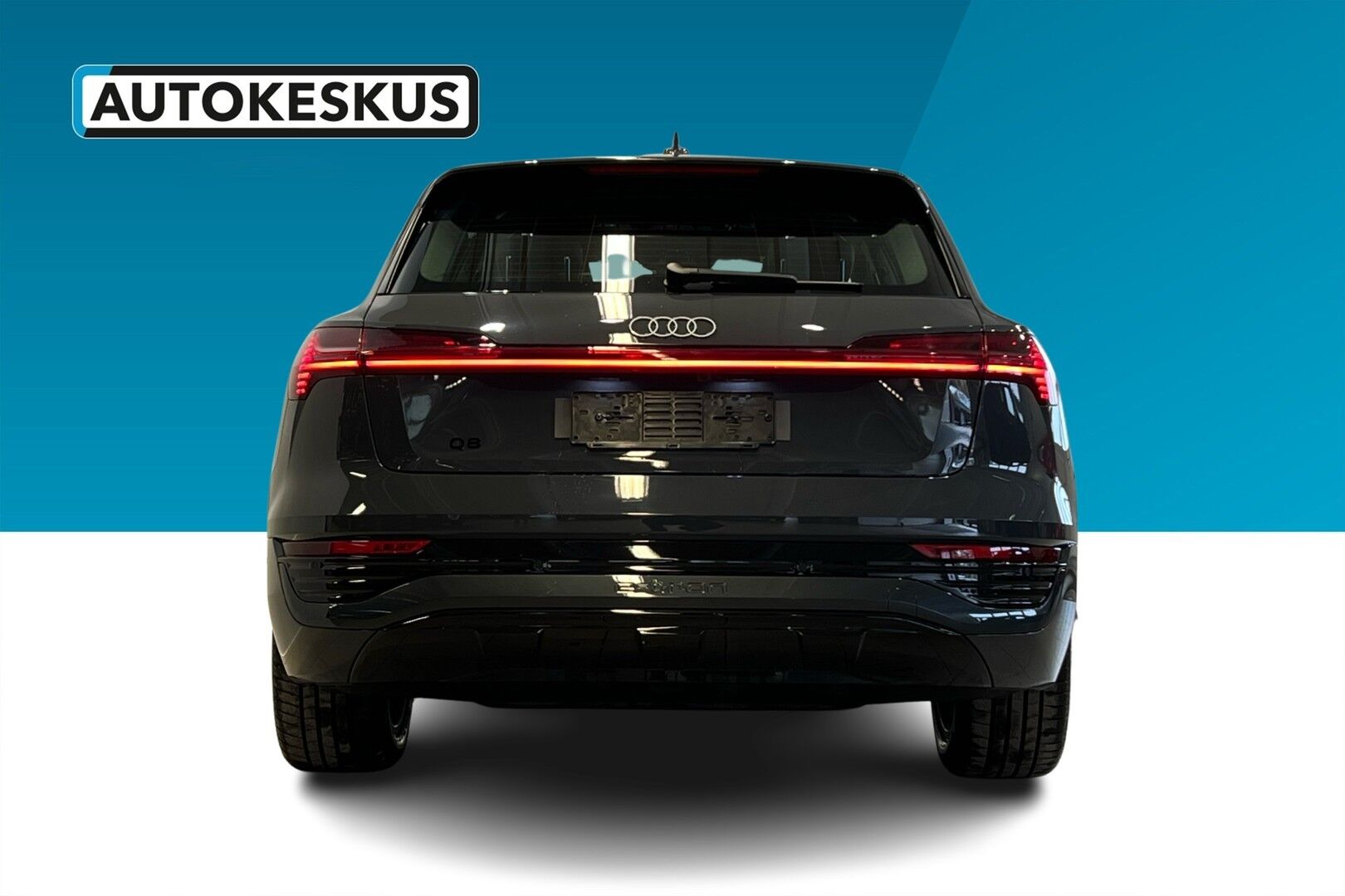 AUDI Q8 e-tron iso kuva 2