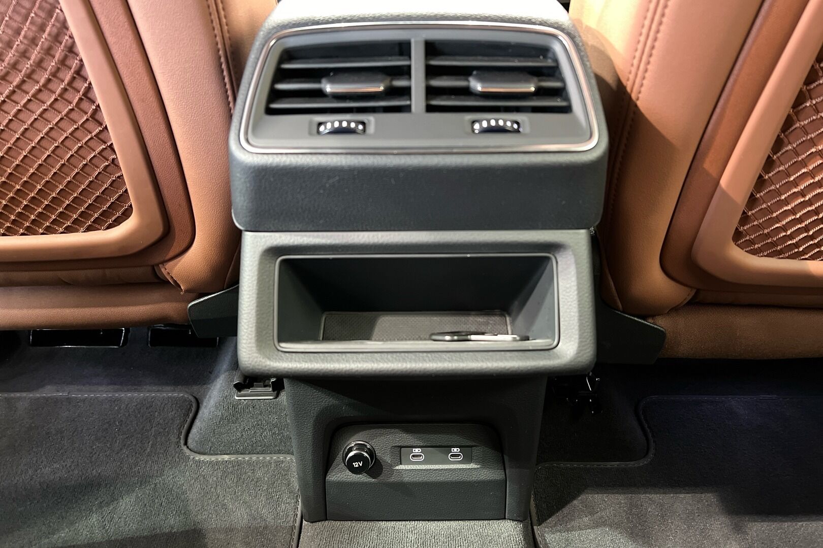 AUDI Q8 e-tron iso kuva 23