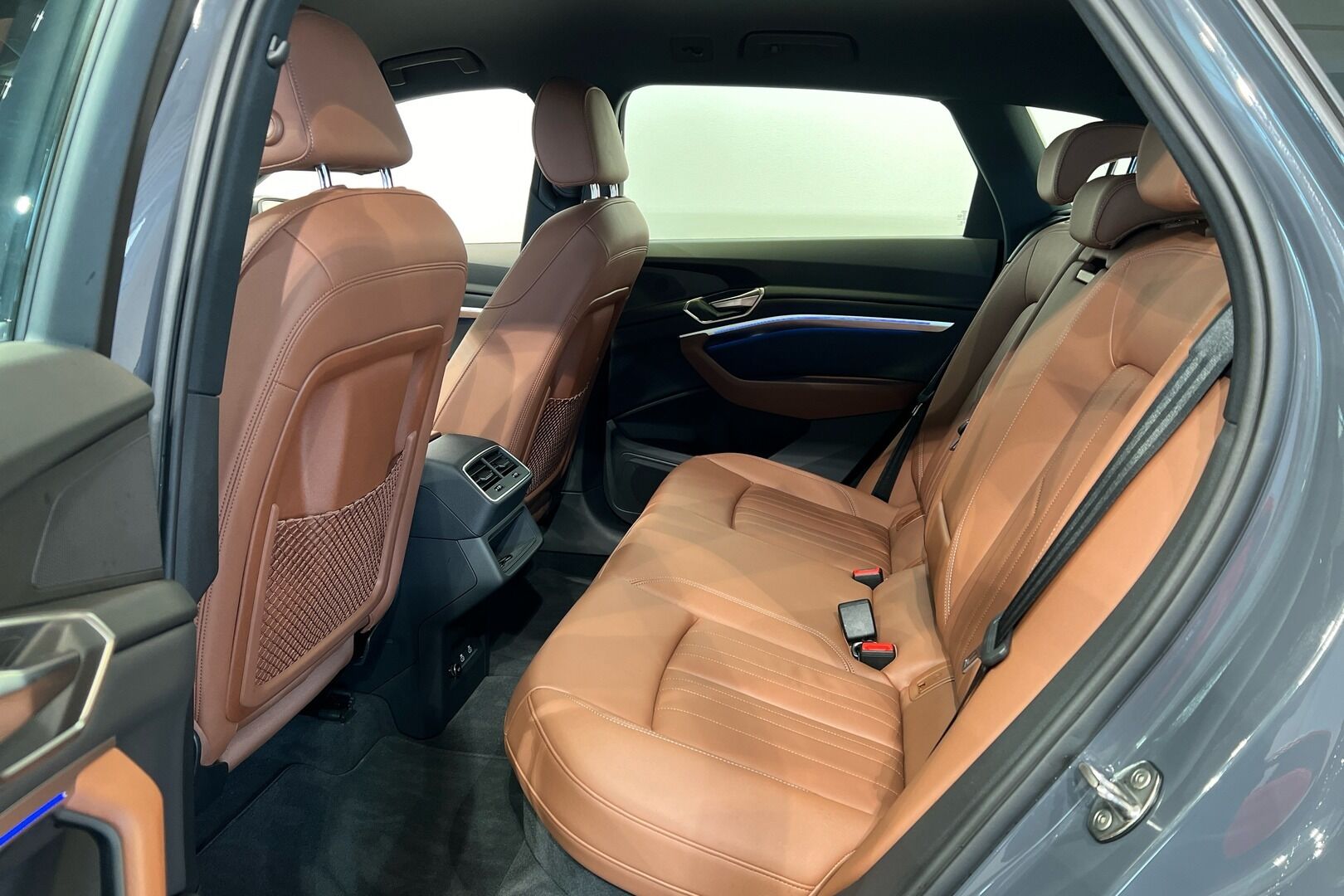AUDI Q8 e-tron iso kuva 7