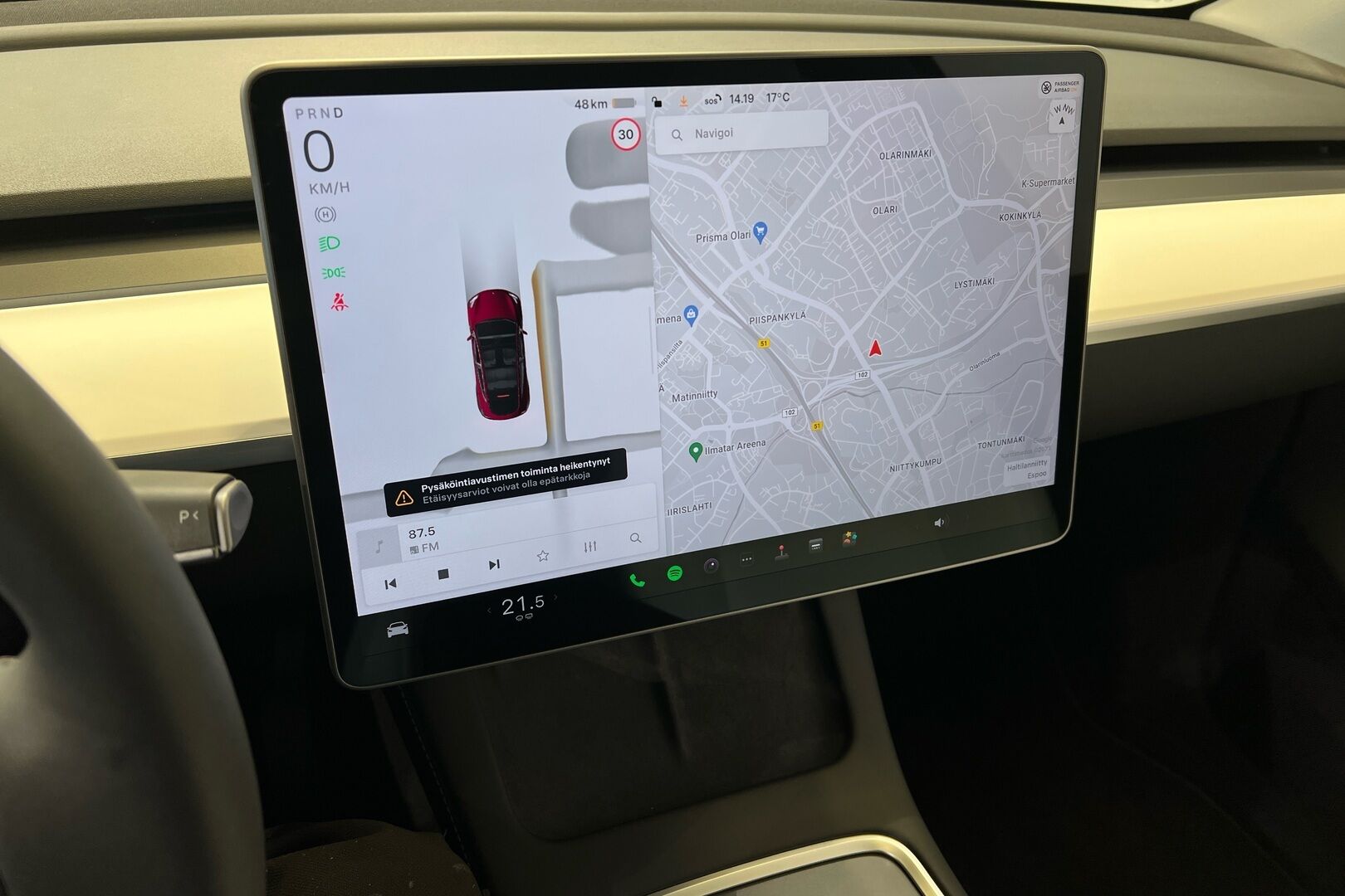 TESLA MODEL Y iso kuva 13
