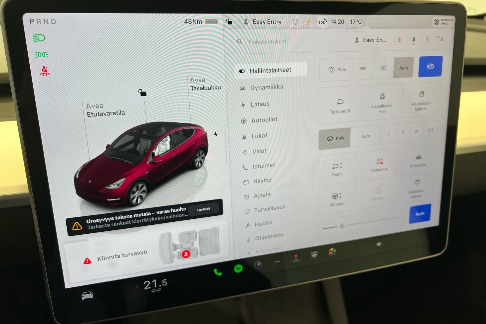 TESLA MODEL Y iso kuva 15