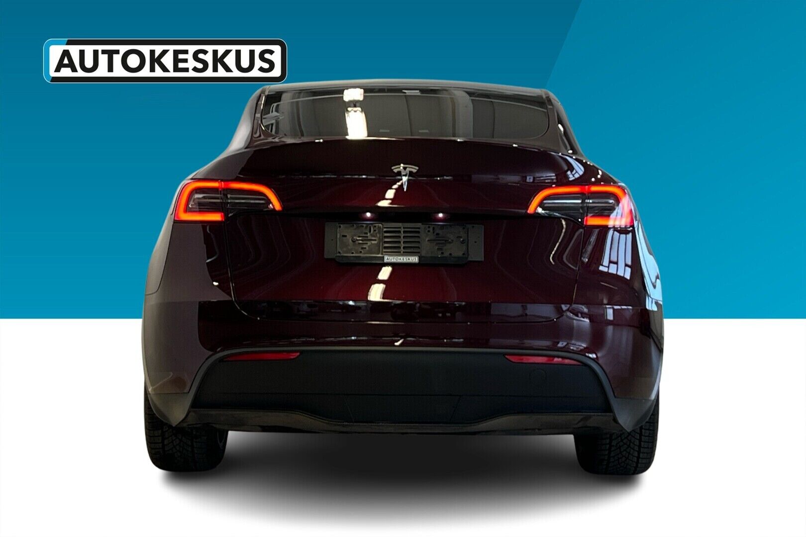 TESLA MODEL Y iso kuva 2