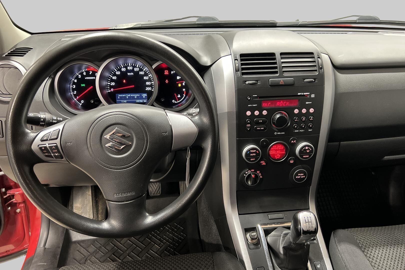 Suzuki Grand Vitara iso kuva 7