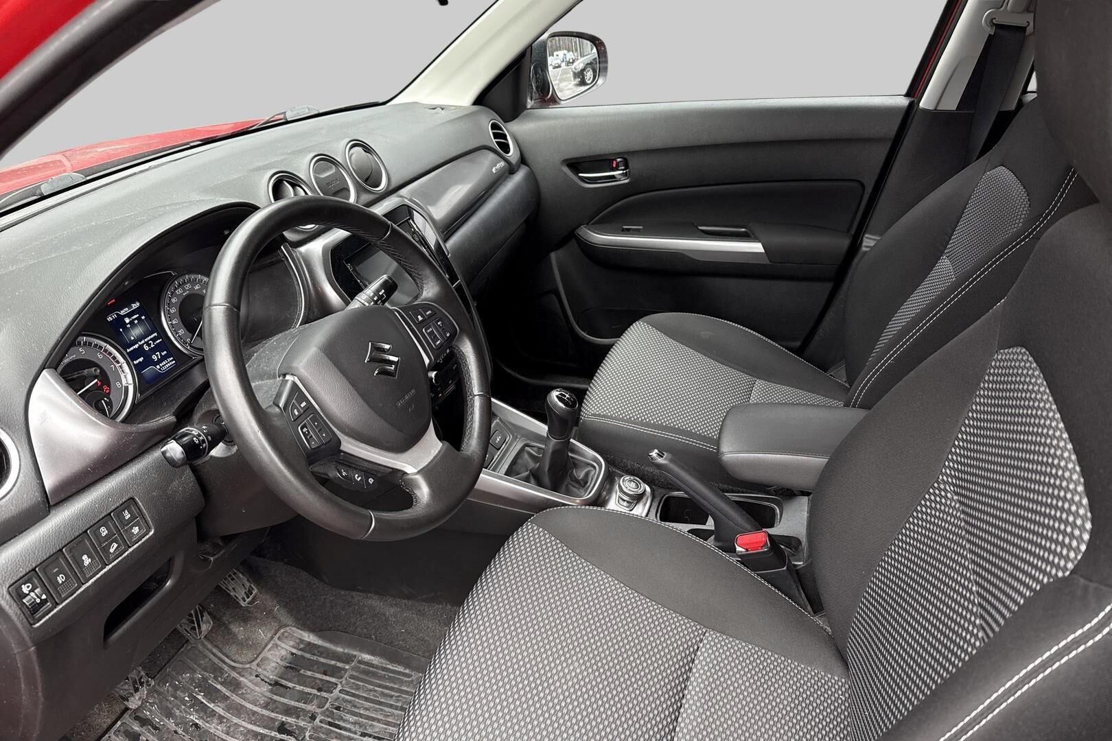 Suzuki Vitara iso kuva 2