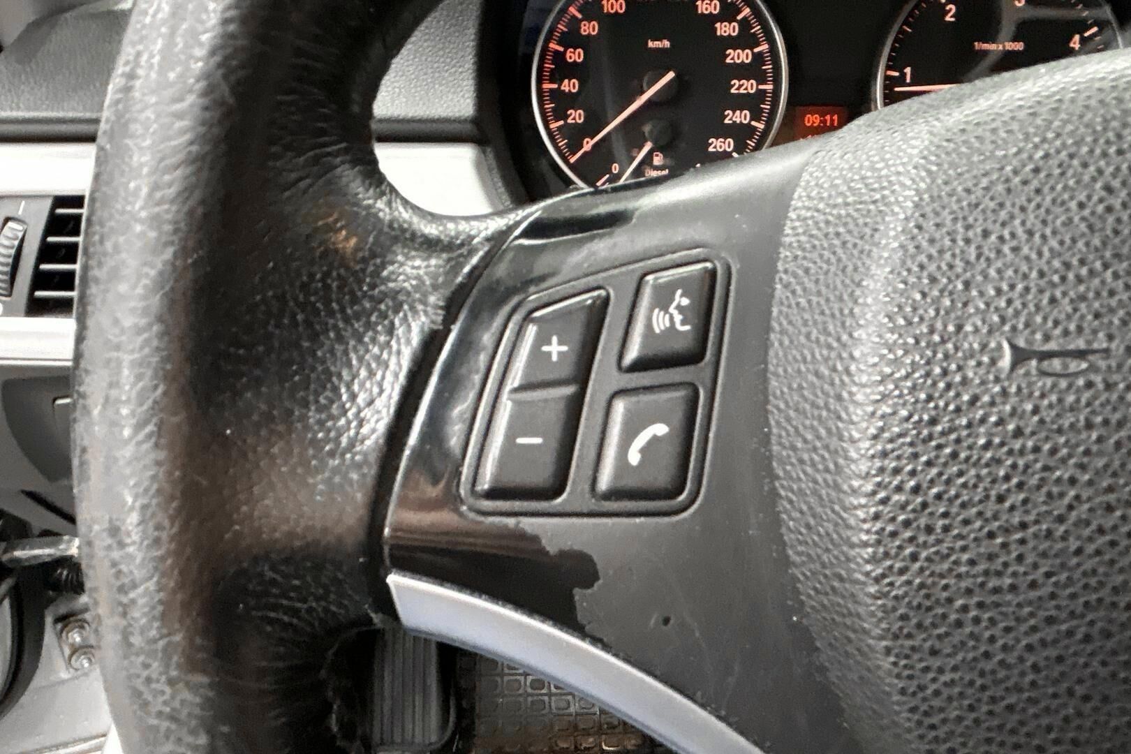 BMW 3-sarja iso kuva 19
