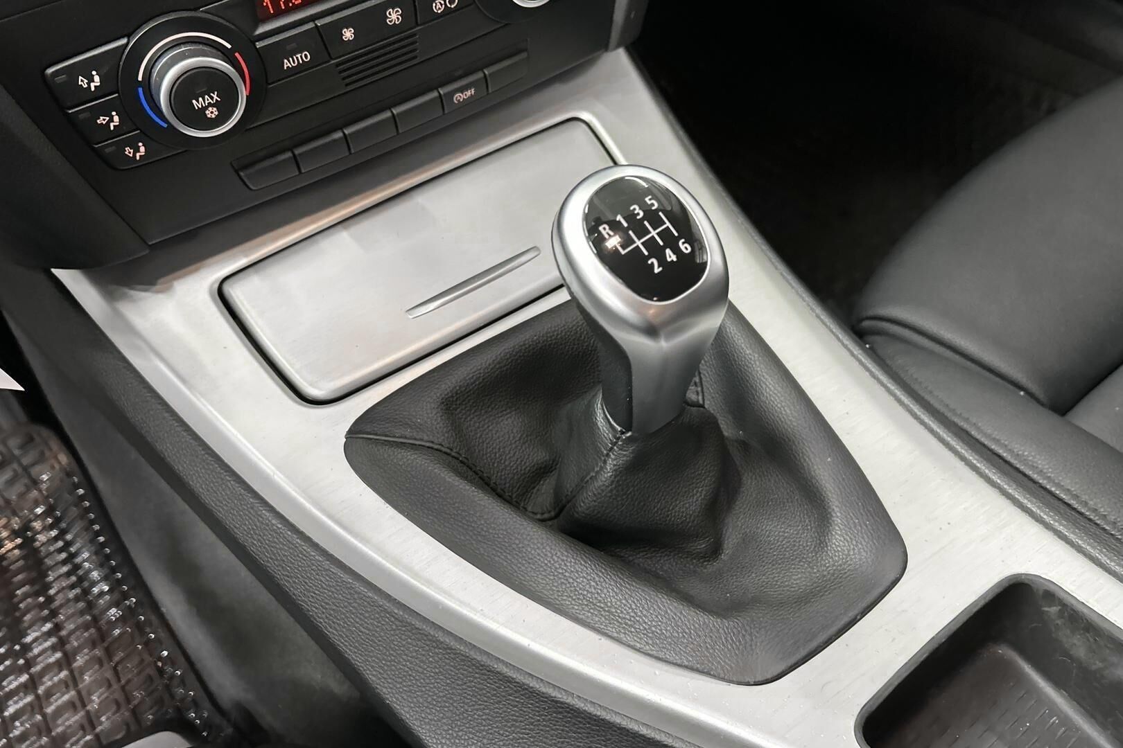 BMW 3-sarja iso kuva 15