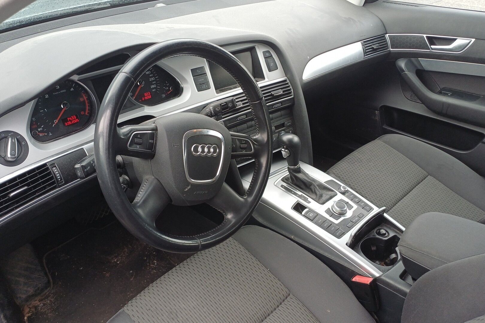 Audi A6 iso kuva 1