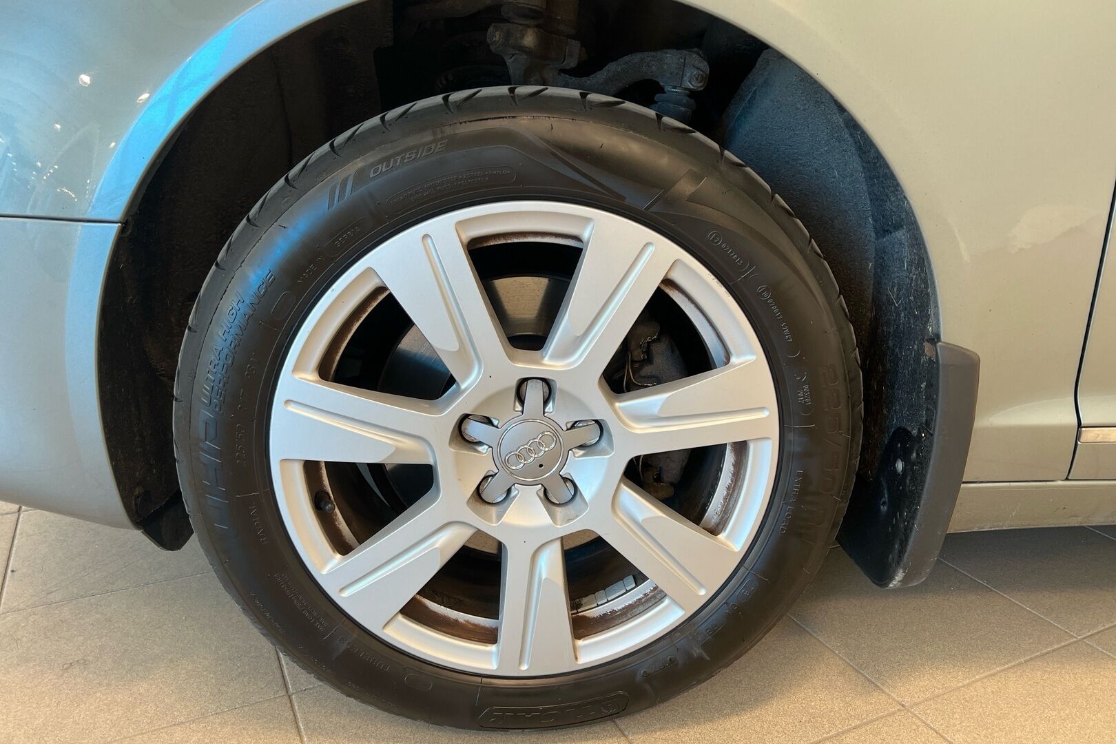 Audi A6 iso kuva 17