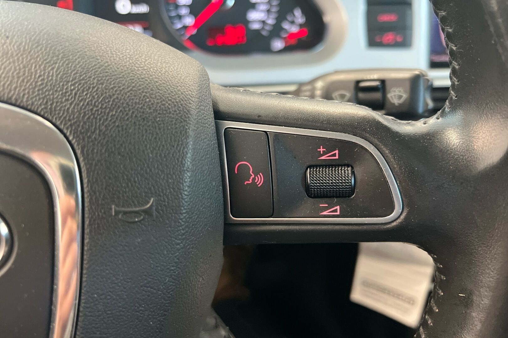 Audi A6 iso kuva 13