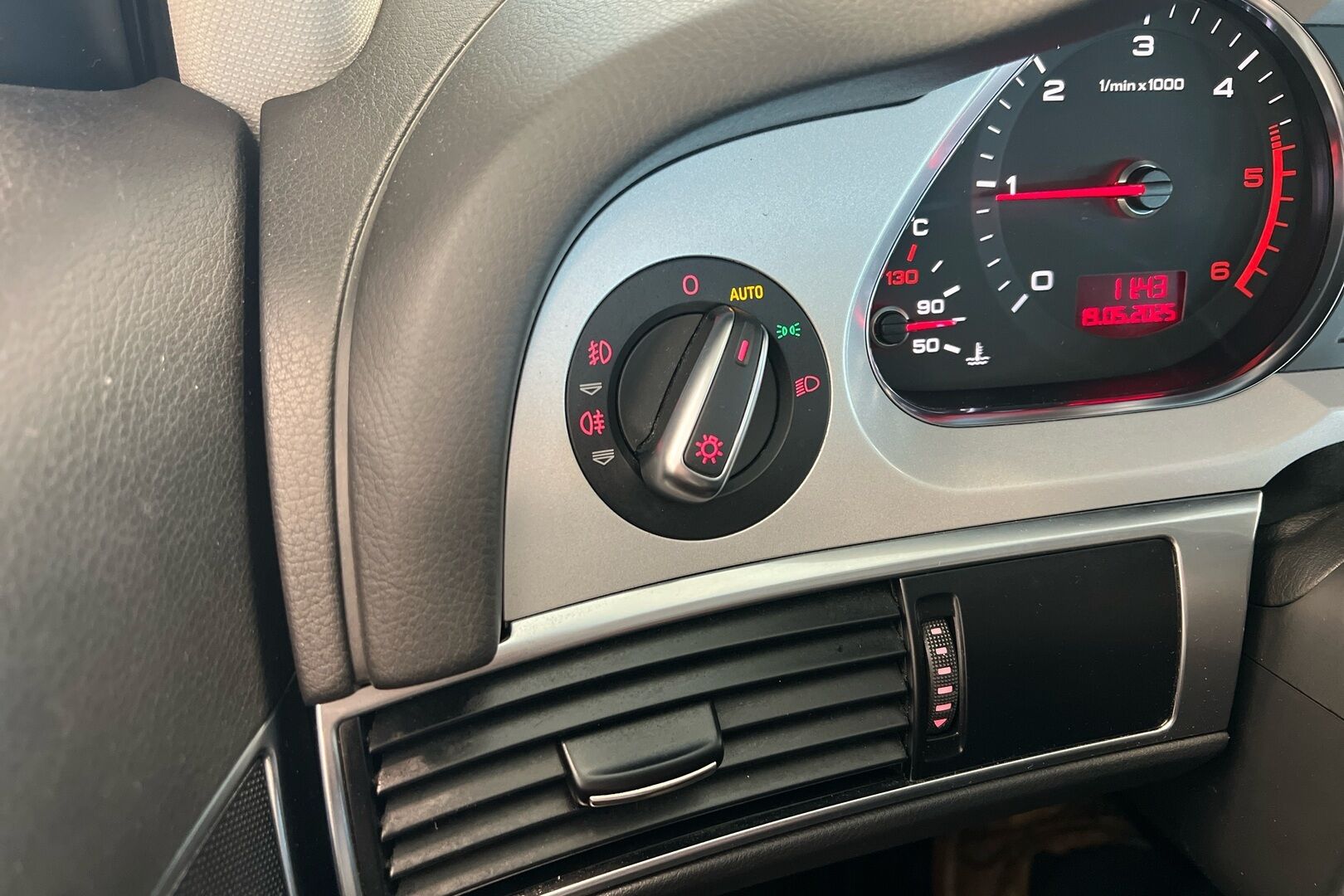 Audi A6 iso kuva 14