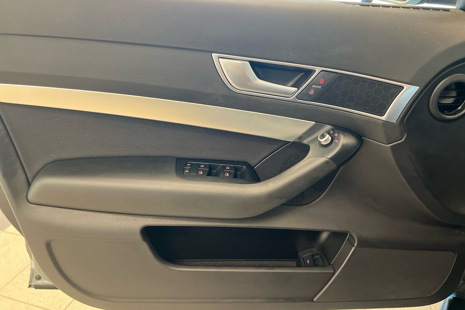Audi A6 iso kuva 19