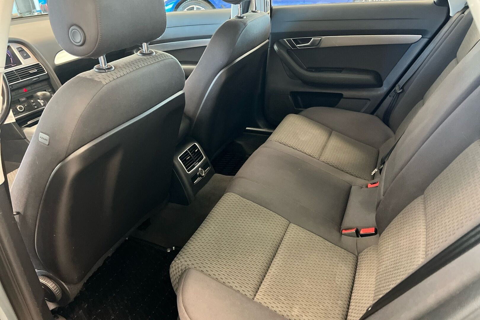 Audi A6 iso kuva 8