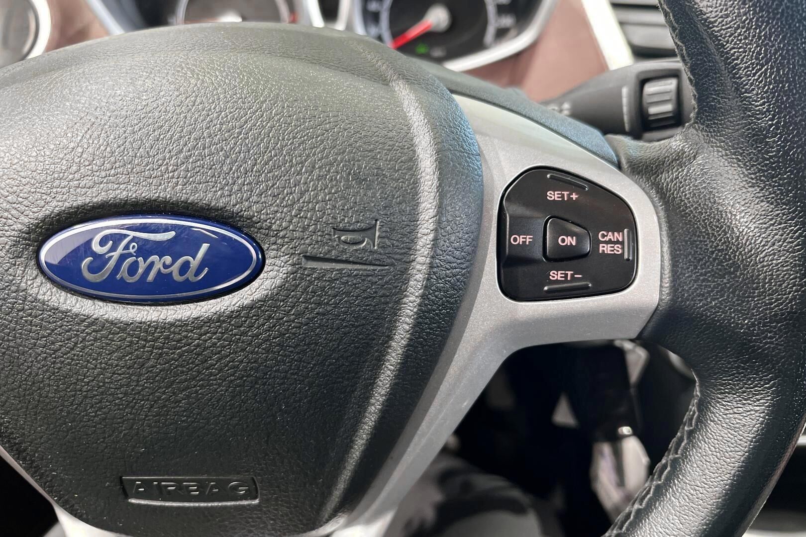 Ford Fiesta iso kuva 20