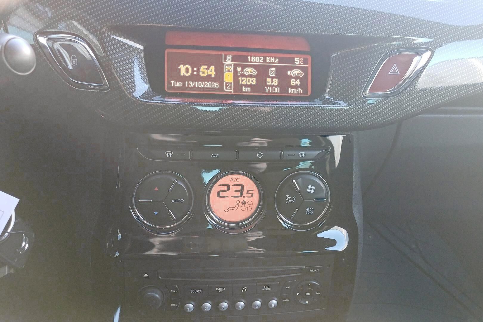 Citroen DS3 iso kuva 14