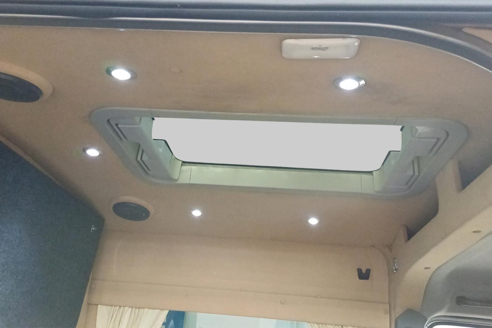 Renault Master iso kuva 18