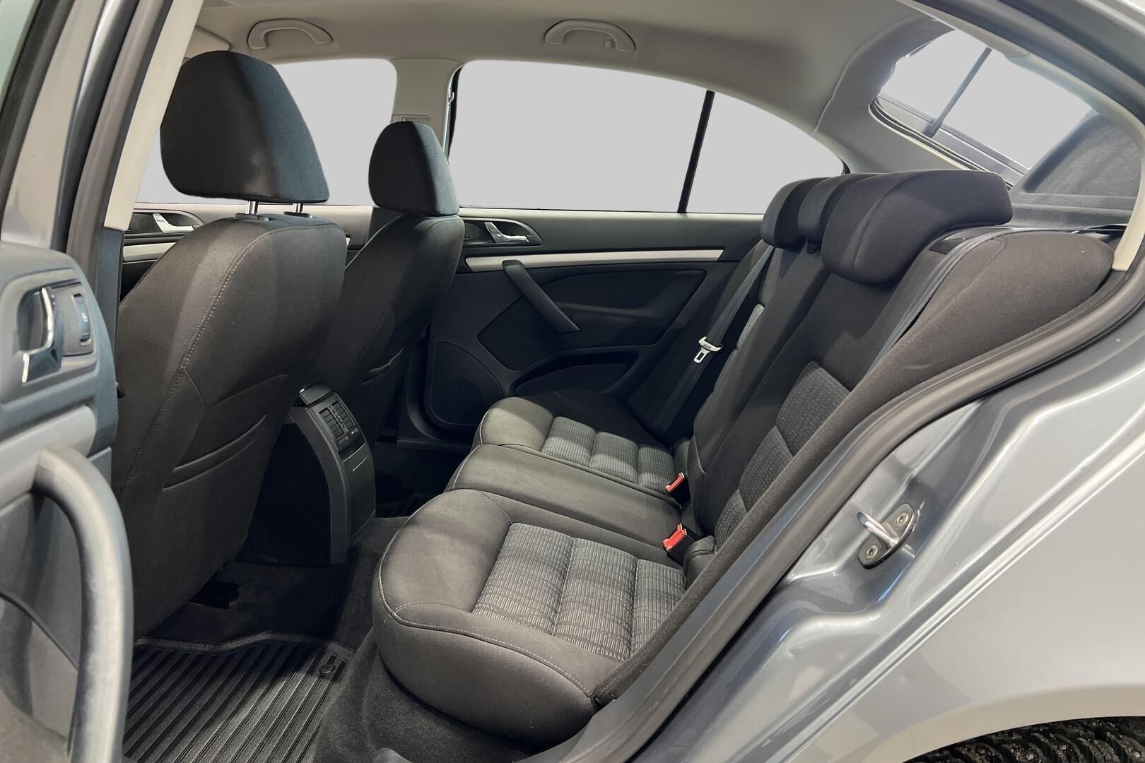 Skoda Octavia iso kuva 10