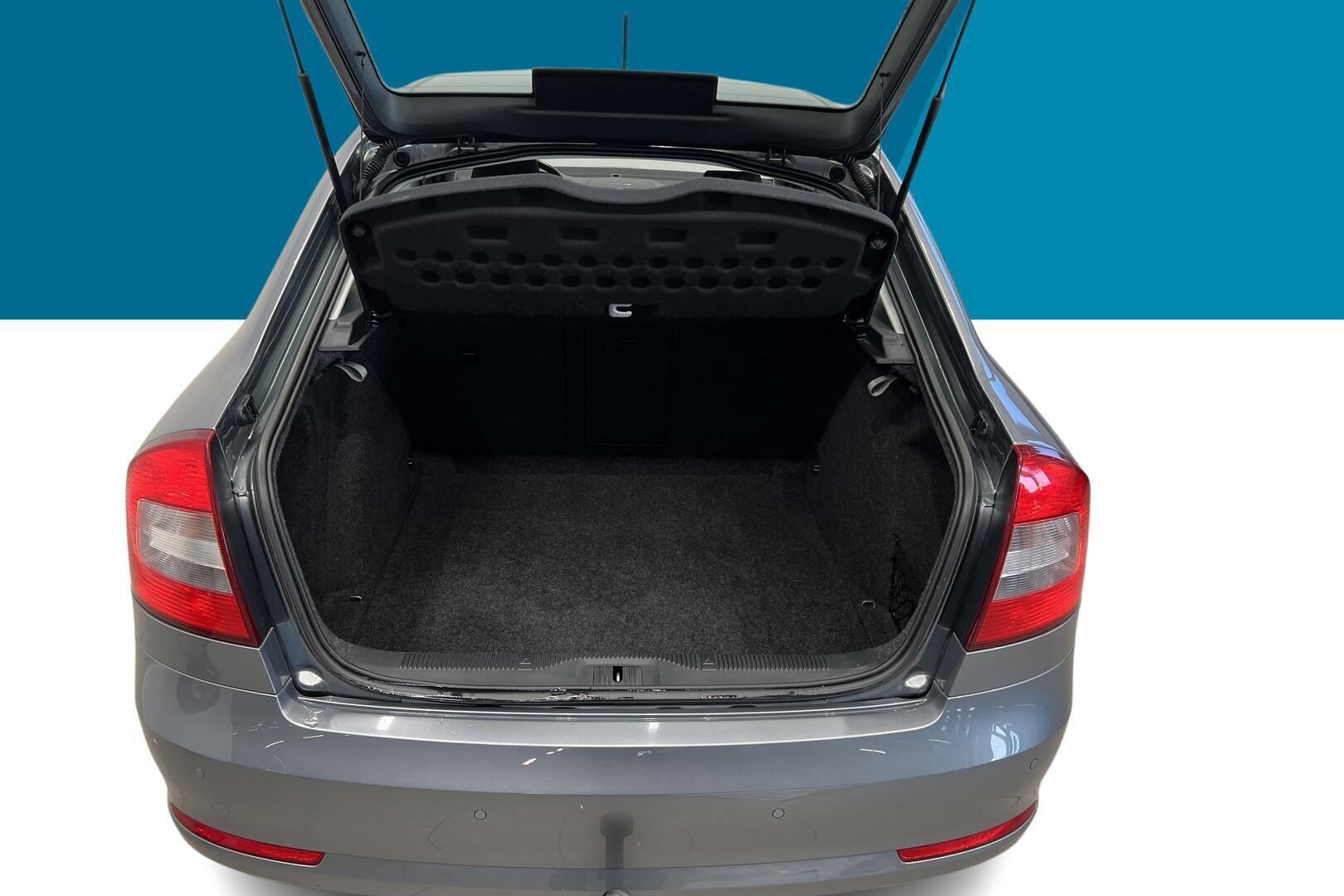 Skoda Octavia iso kuva 12