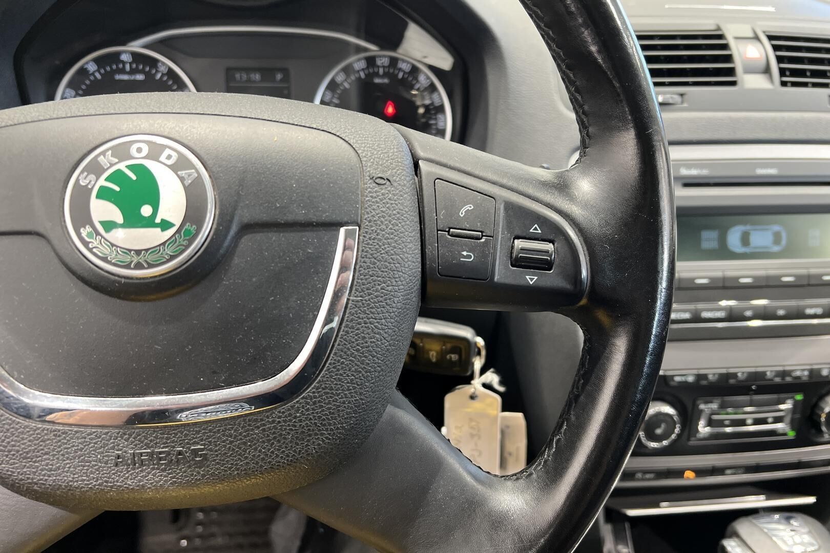 Skoda Octavia iso kuva 18