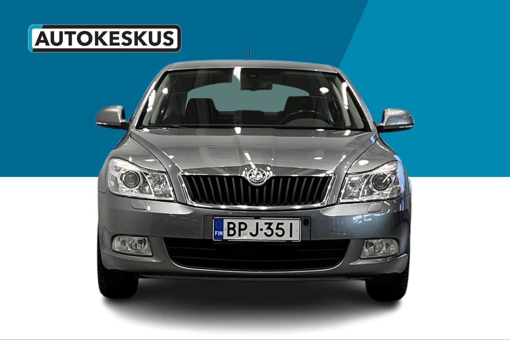 Skoda Octavia iso kuva 2