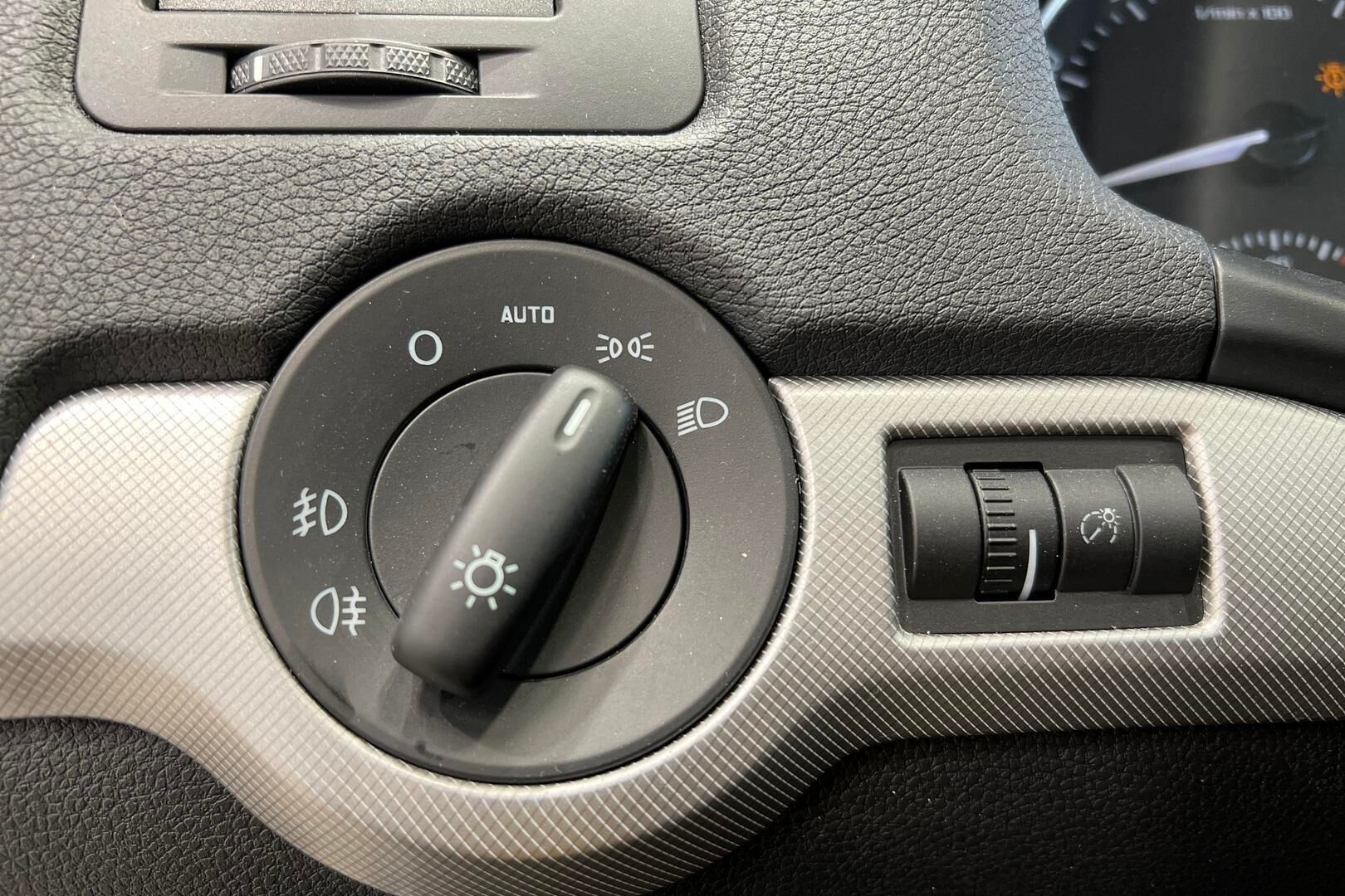 Skoda Octavia iso kuva 20