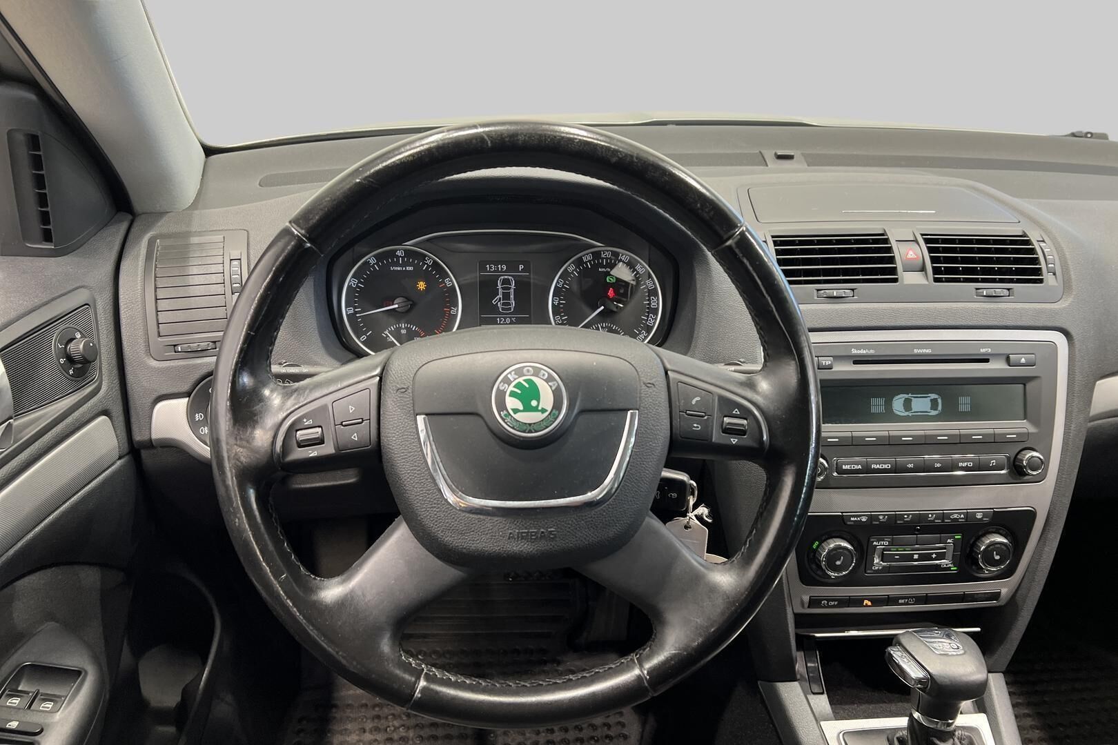 Skoda Octavia iso kuva 23