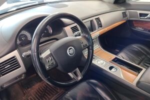 Jaguar XF esikatselu 2