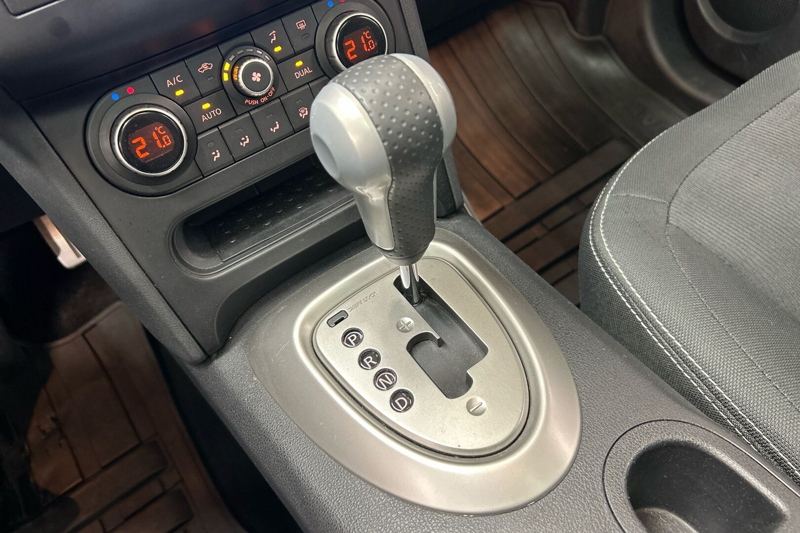 Nissan Qashqai iso kuva 21