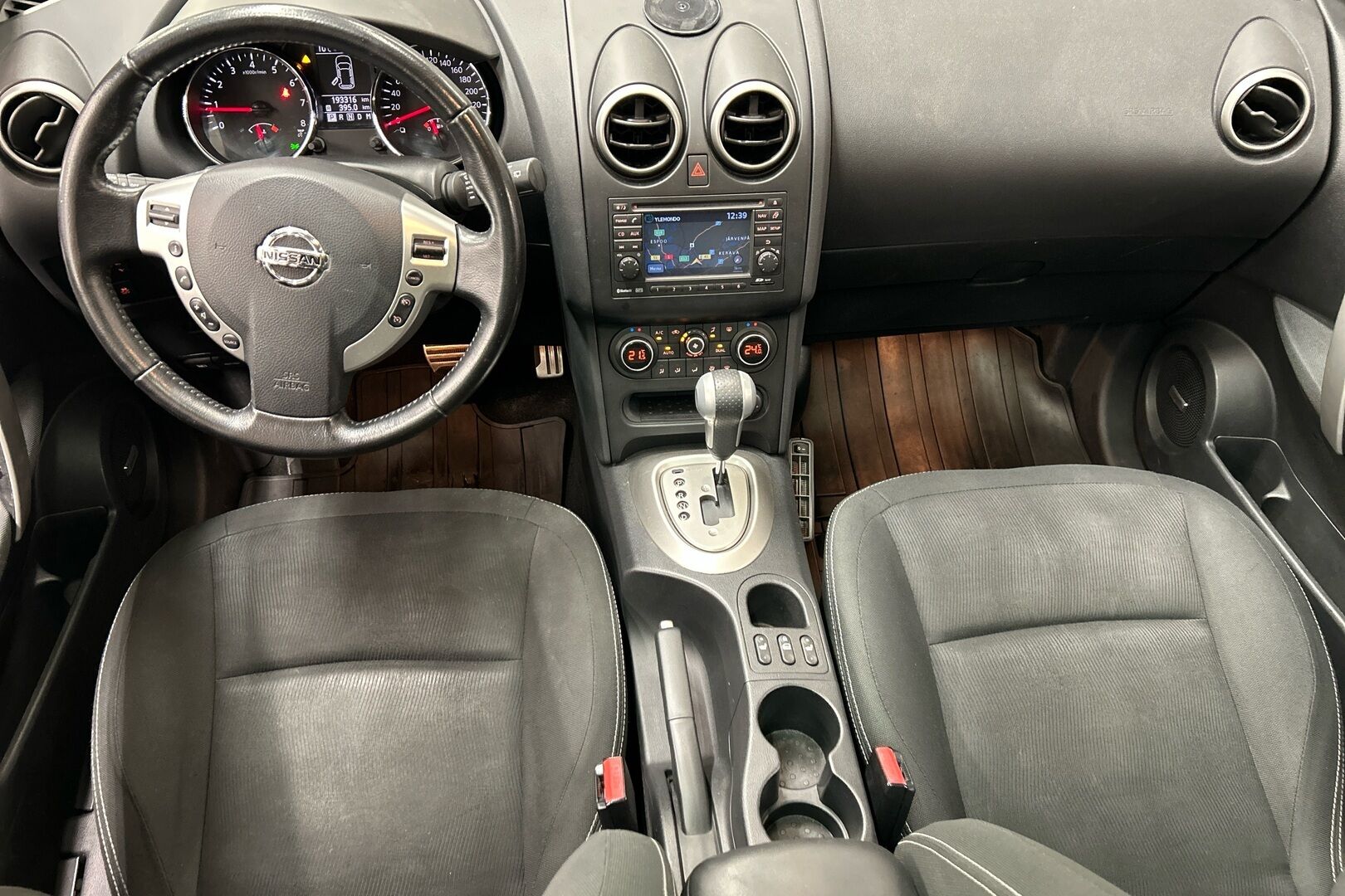 Nissan Qashqai iso kuva 6