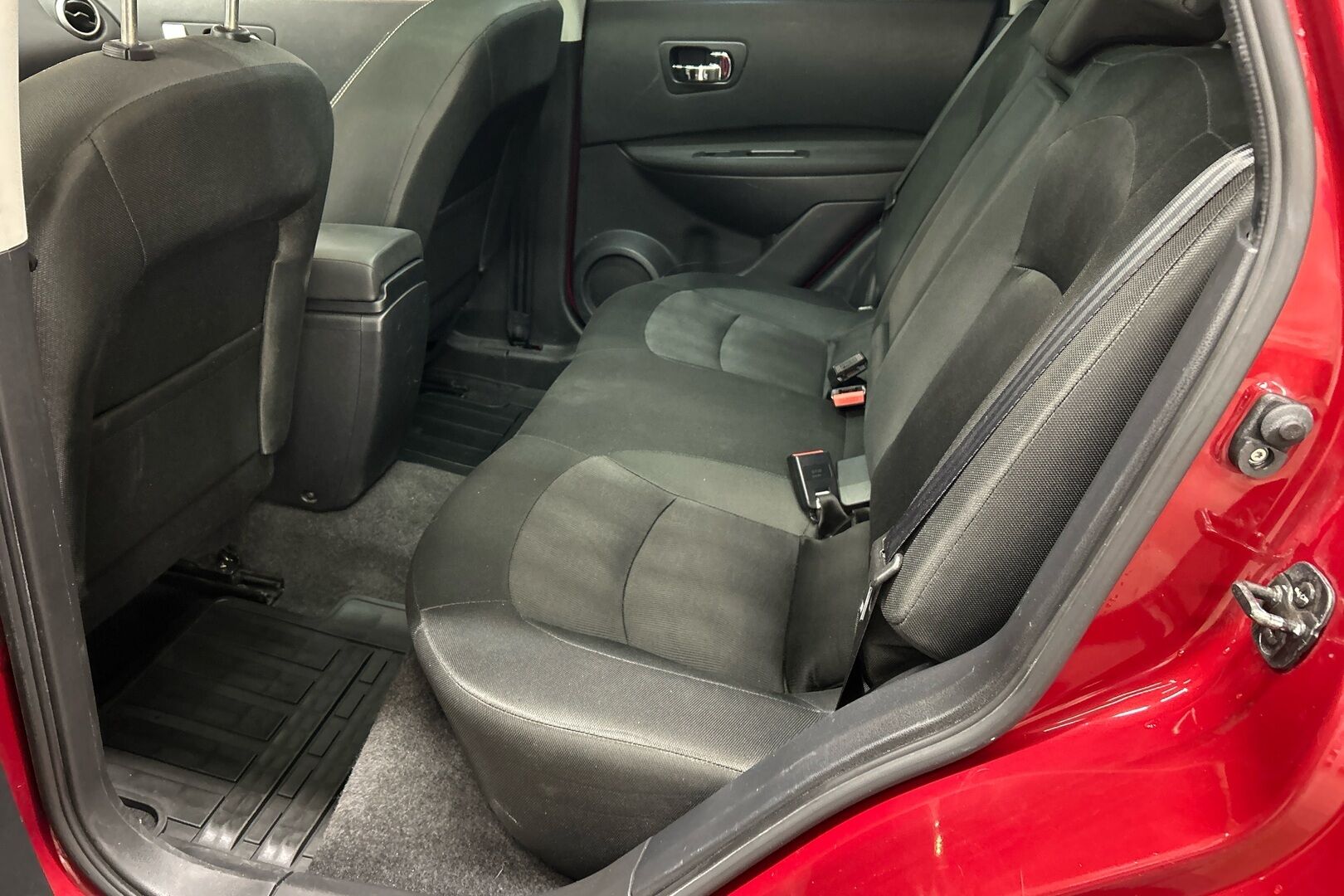 Nissan Qashqai iso kuva 8