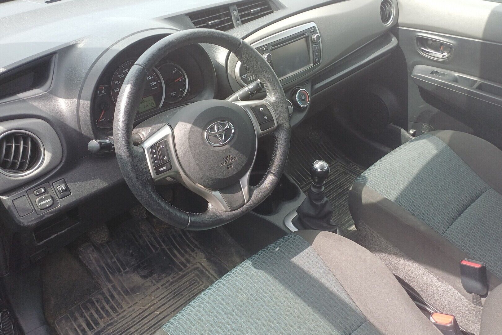 Toyota Yaris iso kuva 1