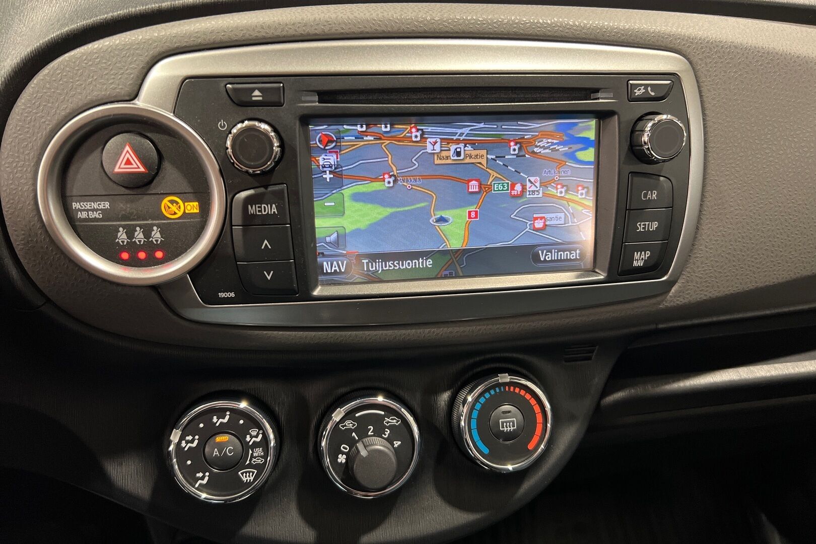 Toyota Yaris iso kuva 15