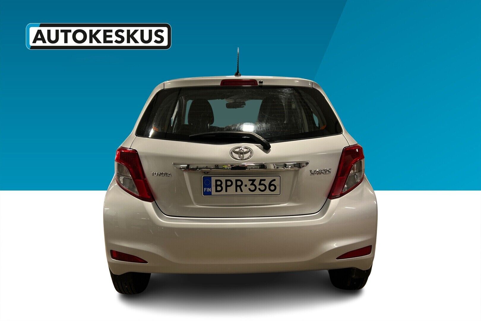 Toyota Yaris iso kuva 2