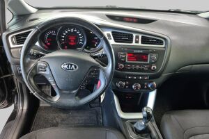 Kia cee'd esikatselu 19