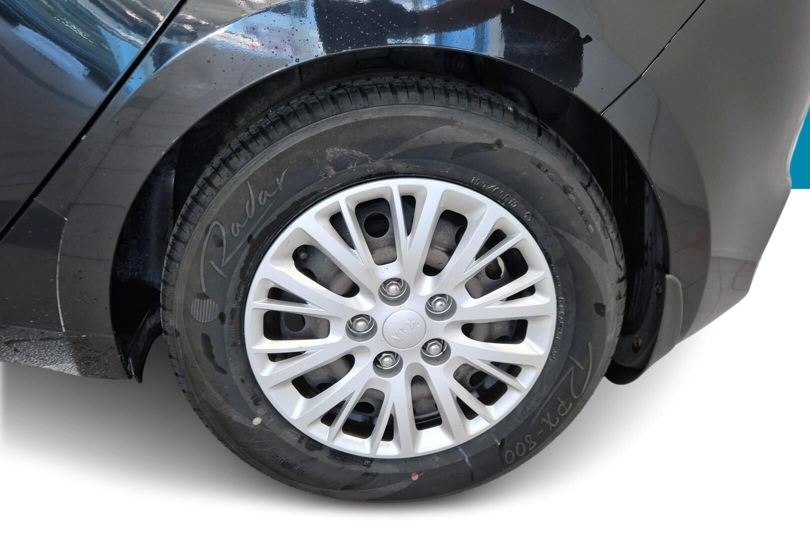 Kia cee'd iso kuva 5