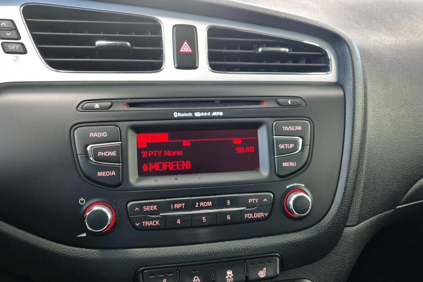 Kia cee'd iso kuva 22