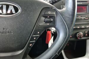 Kia cee'd esikatselu 8