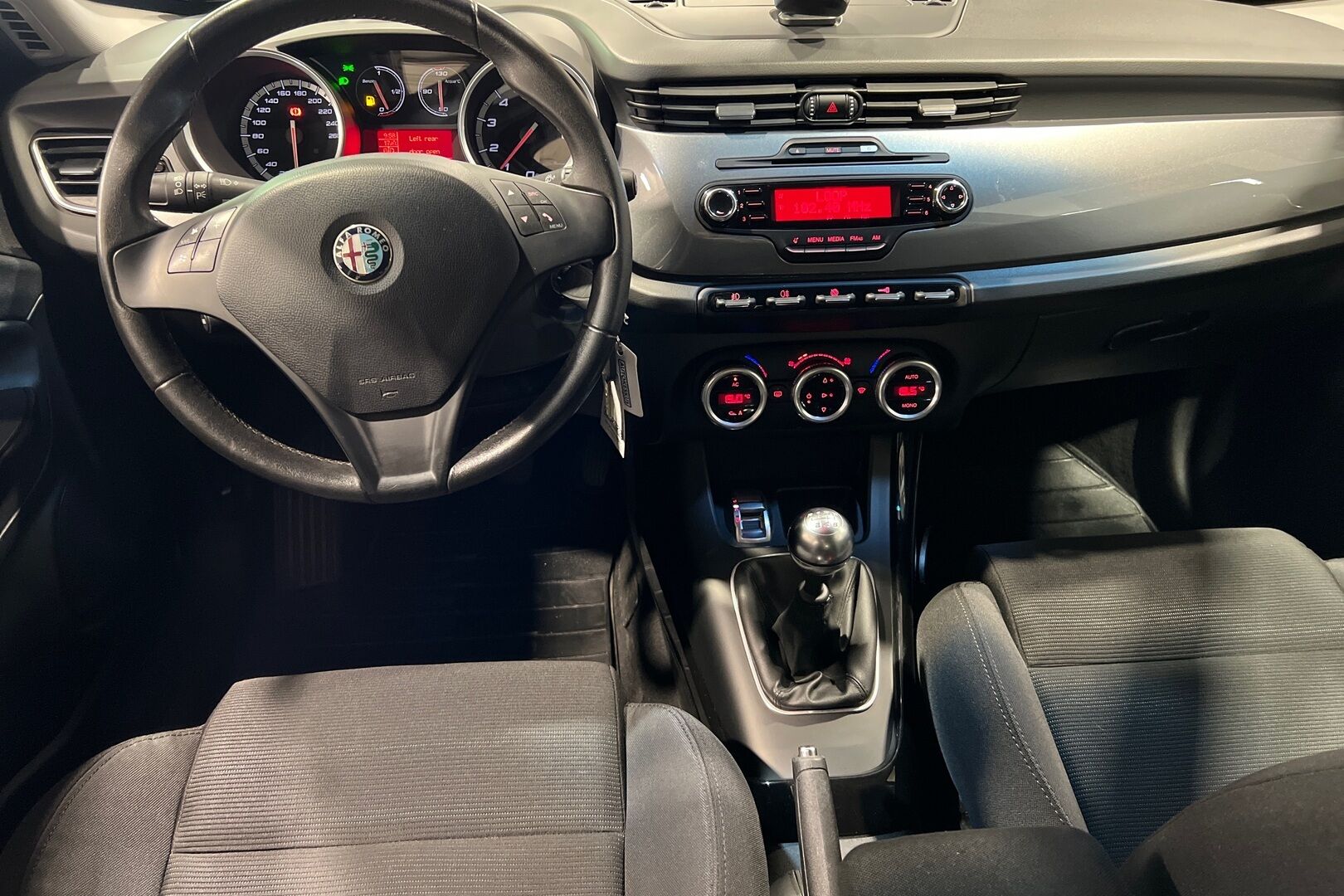 Alfa Romeo Giulietta iso kuva 6