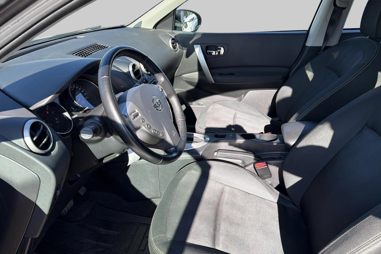 Nissan Qashqai iso kuva 8